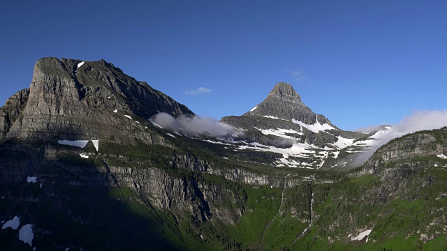 在冰川国家公园的克莱门特山和雷诺兹MTN的宽阔的晨景视频素材