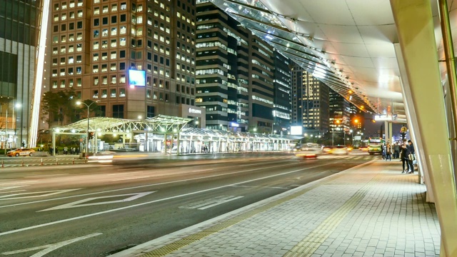 Yeouido(金融区)公交换乘中心及城市建筑夜景视频素材