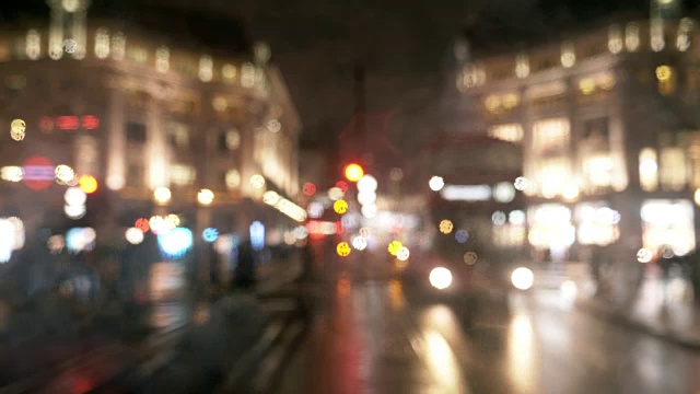 雨夜中的伦敦牛津广场视频素材