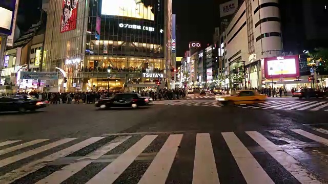 涉谷十字路口行人过马路鸟瞰图视频素材