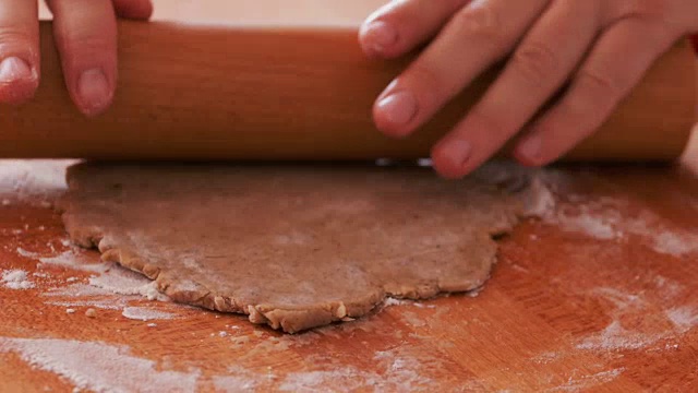 姜饼制作，特写视频素材