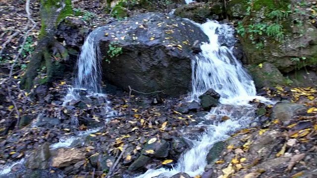 乡村小瀑布视频素材