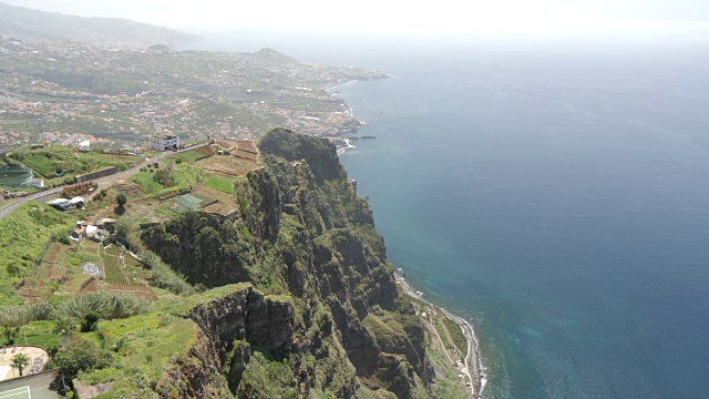 高架全景从大西洋到海岸线从卡波吉劳，马德拉，葡萄牙，大西洋，欧洲视频素材