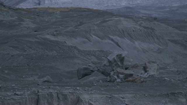 雾降下火山景观，堪察加半岛，2009年视频素材