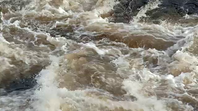 苏格兰西南部湍急的河流视频素材