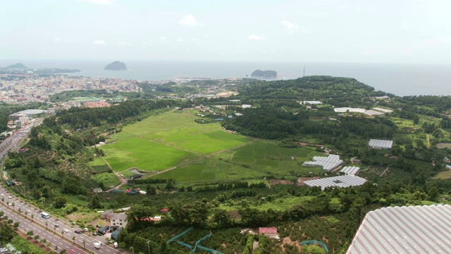 Hanon maar火山口(韩国最大的火山口)位于济州岛西浦市附近视频素材