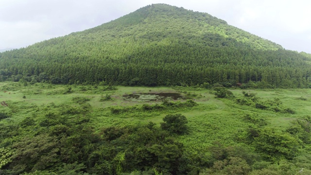 Utbamaegi Oreum(火山锥)位于济州岛视频素材