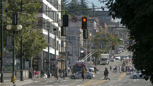 美国华盛顿州西雅图市先锋广场区国王街的建筑物和街景视频素材