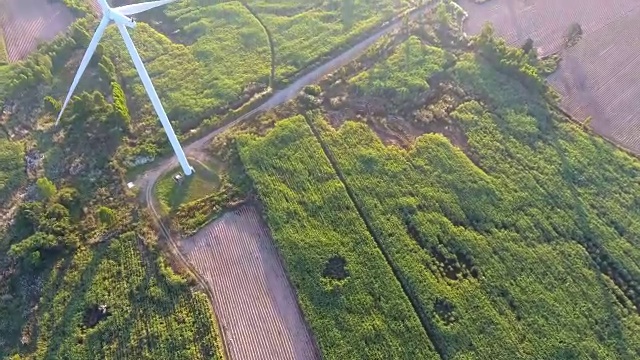 天线:风力涡轮机视频素材