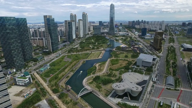 参观仁川松岛(国际商务区)中央公园和建筑视频素材