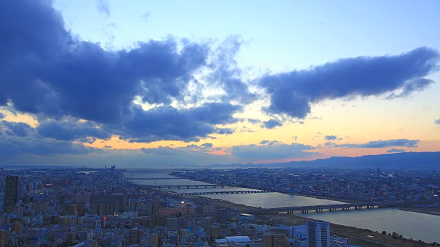 在大阪梅田天空大厦从早到晚视频素材