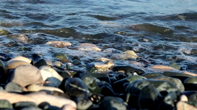 海边的波浪和石头视频下载