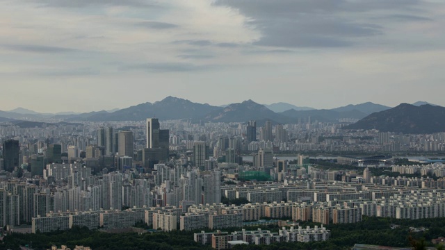 首尔三城洞(江南区一部分)的城市建筑和公寓视频素材