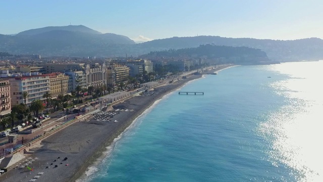 天线:尼斯的建筑和海岸线的高海拔天线视频素材