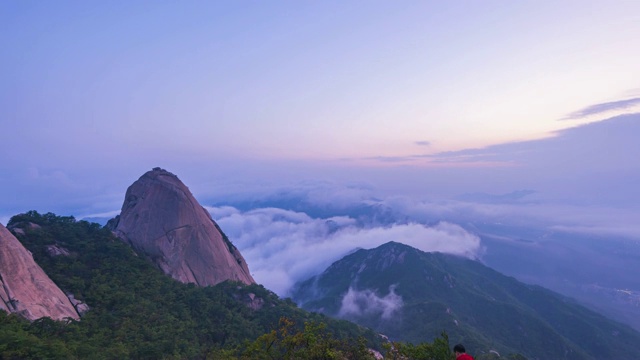 汉城北韩山的日出时间。北山国家公园，韩国。视频素材