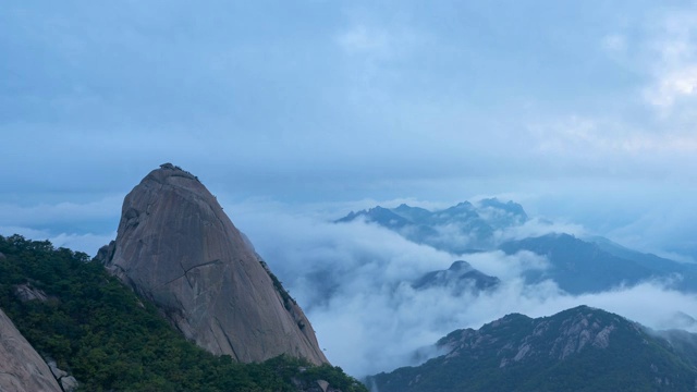 汉城北韩山的日出时间。北山国家公园，韩国。视频素材