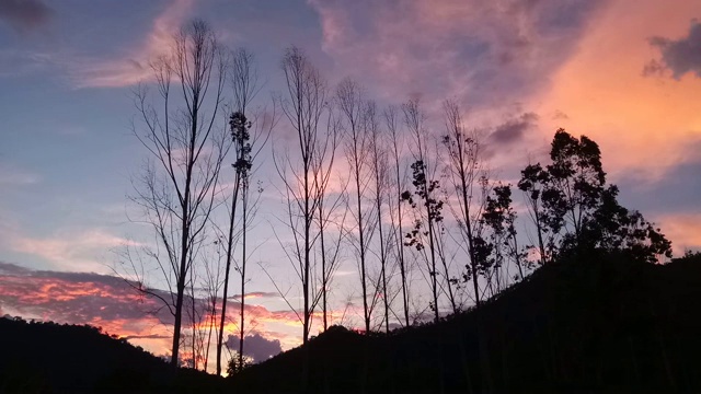 日落日出天空与山和树视频素材