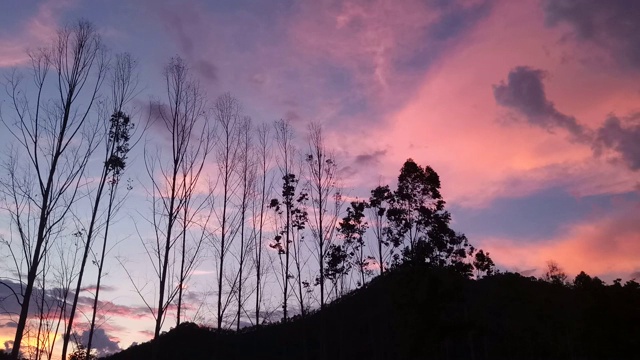 日落日出天空与山和树视频素材