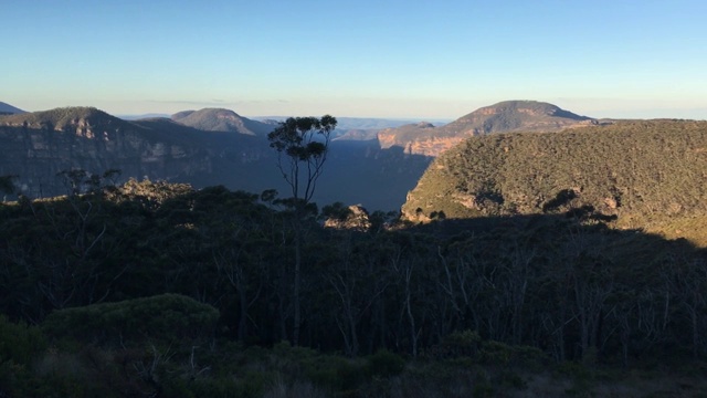 在蓝山格罗斯山谷的风景视频素材