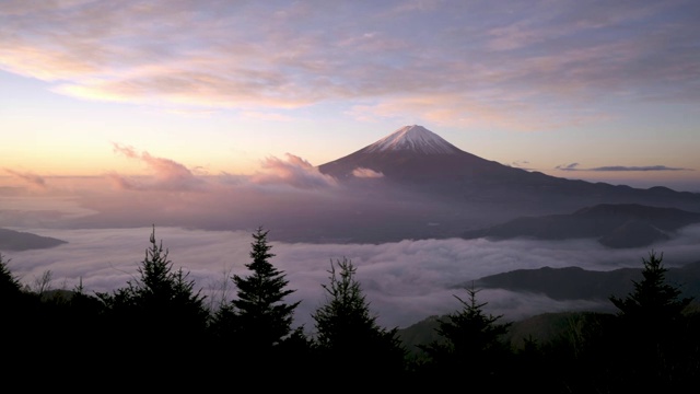 秋天的清晨，日本著名的富士山视频素材