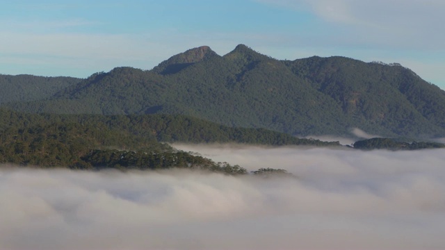 云中之山——越南大叻琅浜山视频素材