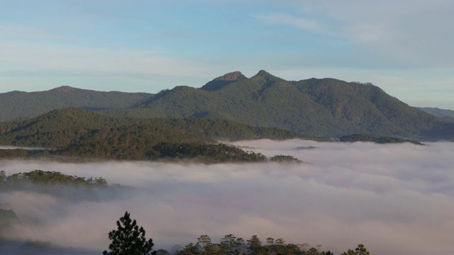 云中之山——越南大叻琅浜山视频素材