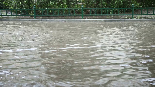 大雨过后街道积水视频素材