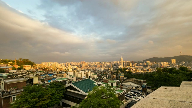 汉城中古南山周围的昼夜城市景观视频素材