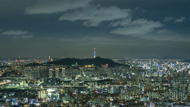 首尔中区南山市区的夜景。视频素材