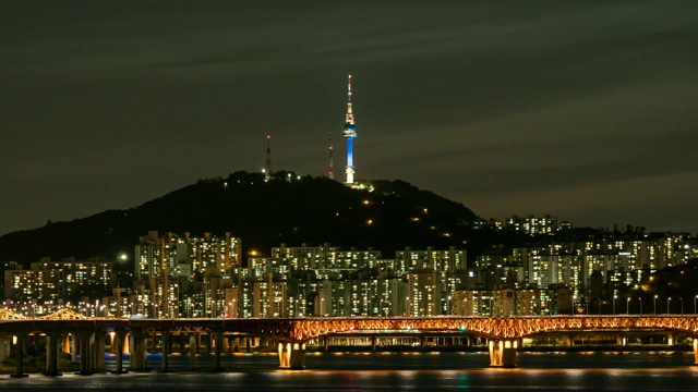 首尔中谷南山周围的夜景视频素材