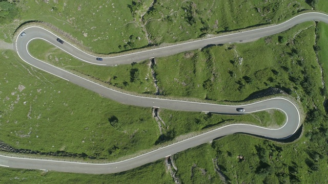 瑞士阿尔卑斯山的道路视频素材