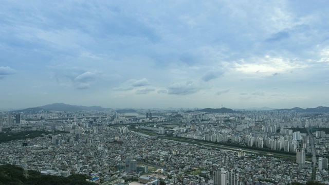 汉江沿岸的城市建筑，首尔视频素材