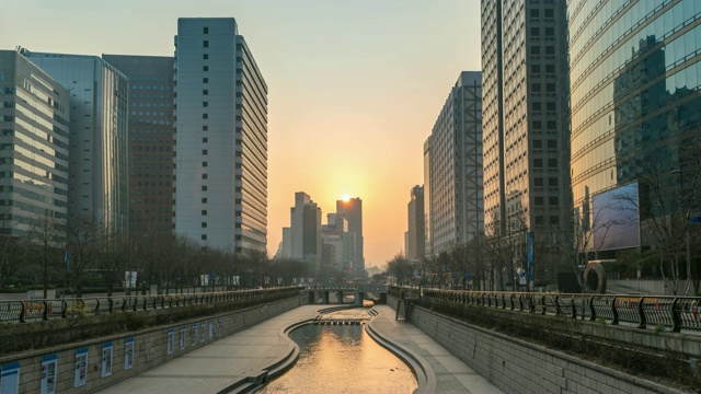 韩国首尔时间间隔4K，清溪川日出时间间隔视频素材