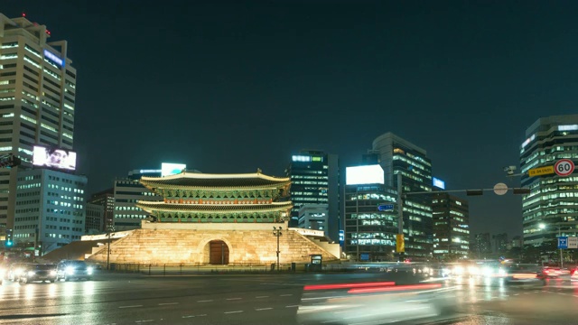 韩国首尔时间间隔4K，南大门(仙门)的夜晚时间间隔视频素材