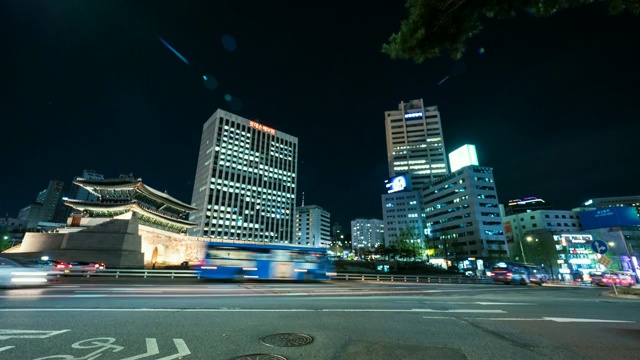 首尔南大门附近的建筑和汽车视频素材