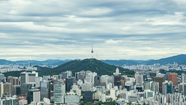 首尔中谷南山周围的城市景观视频素材