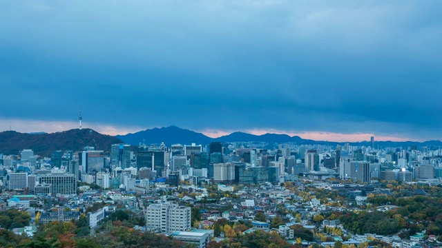 首尔南山和钟路附近地区的白天和夜晚视频素材