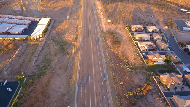 美丽的亚利桑那州鸟瞰图，无穷无尽的道路视频素材