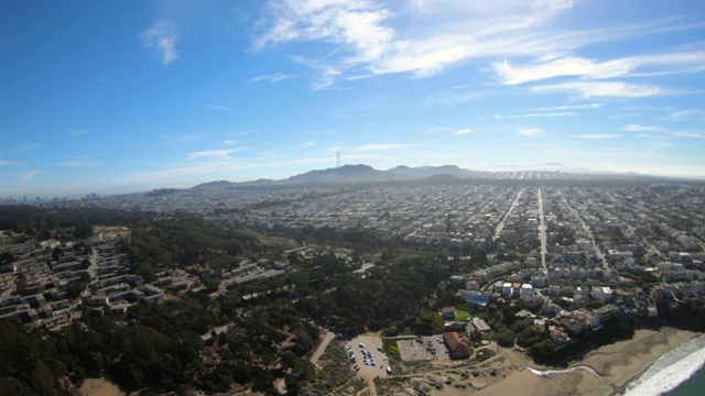 旧金山CA飞行鸟瞰图从海岸视频素材