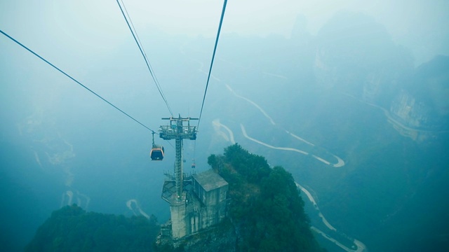 缆车直达天门山视频素材