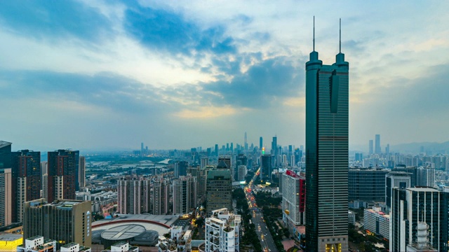 深圳CBD天际线从黄昏到夜晚，中国深圳/4K延时视频素材