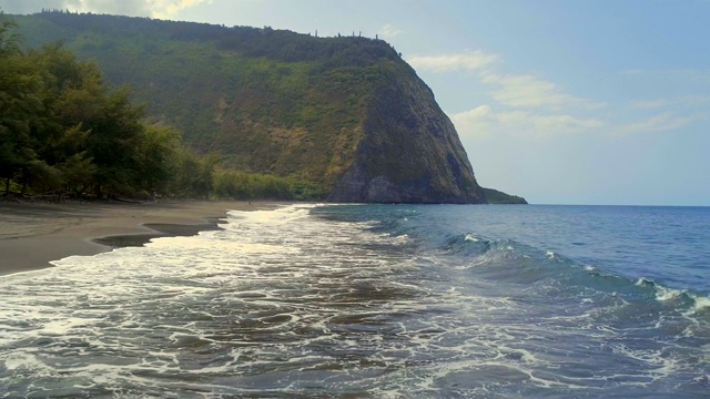 夏威夷的Waipio海滩和山谷视频素材