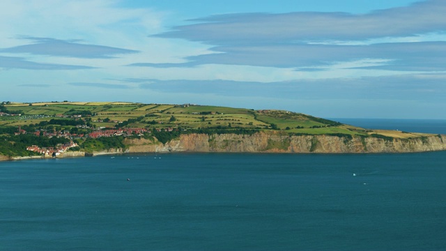 克利夫兰方式和罗宾汉湾海岸视图，Ravenscar，北约克郡视频素材