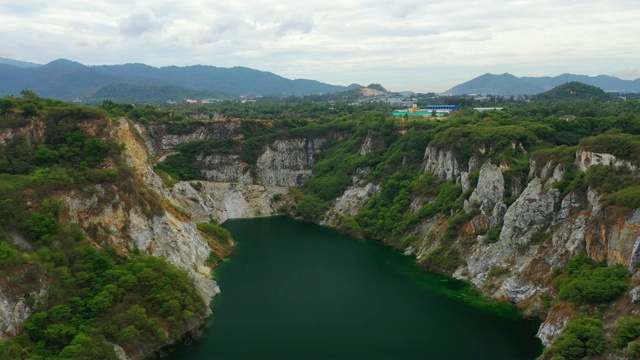 大采石场鸟瞰图视频素材