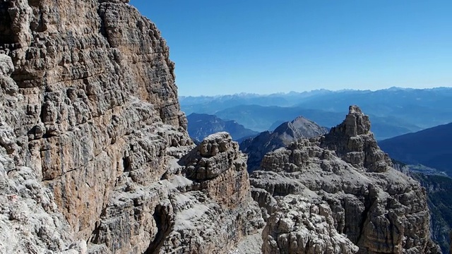 一览著名的白云石山峰，布伦塔。Trentino、意大利视频素材