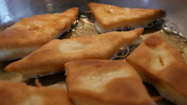 3840X2160 - Dough made Pirozhki arranged in frying pan特写4K 2160p 30fps超高清视频视频素材