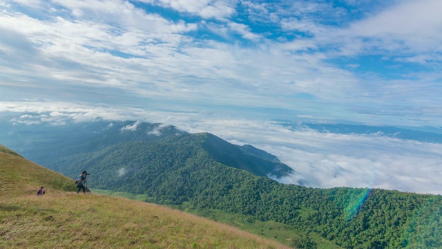 泰国清迈美丽的天空、云、雾和山视频素材