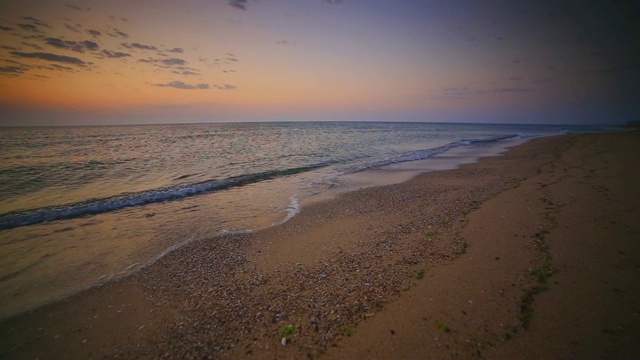 海滩上的日出视频素材