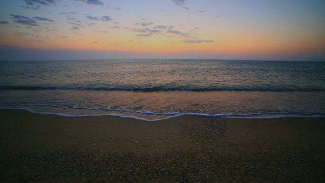 海滩上的日出视频素材