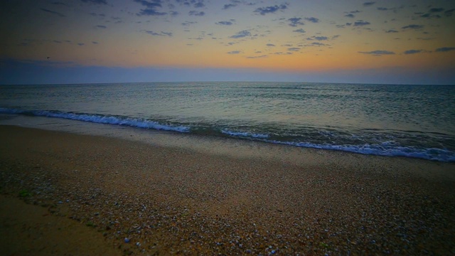 海滩上的日出视频素材